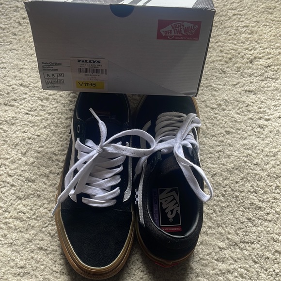 Boys 5.5 vans old school black and brown - Picture 4 of 7